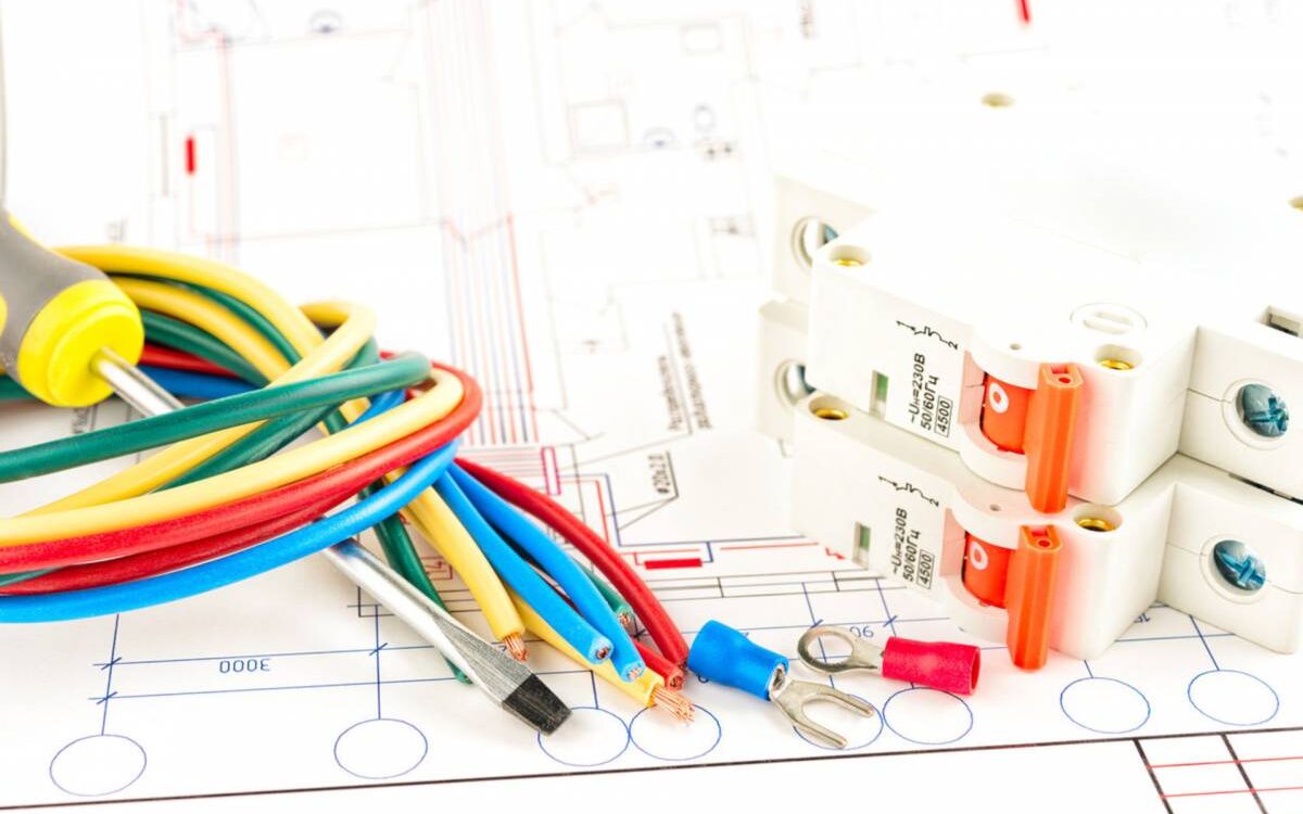 FOTOLIA_53055401_SUBSCRIPTION_MONTHLY_M 1200X750 | Maz elec Vérification & installation électrique en entreprise à Lunéville et Dombasle-sur-Meurthe Vandœuvre-lès-Nancy